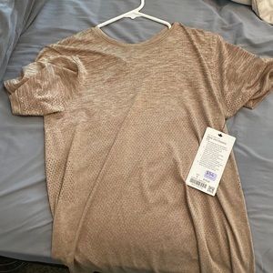 Lulu lemon shirt
